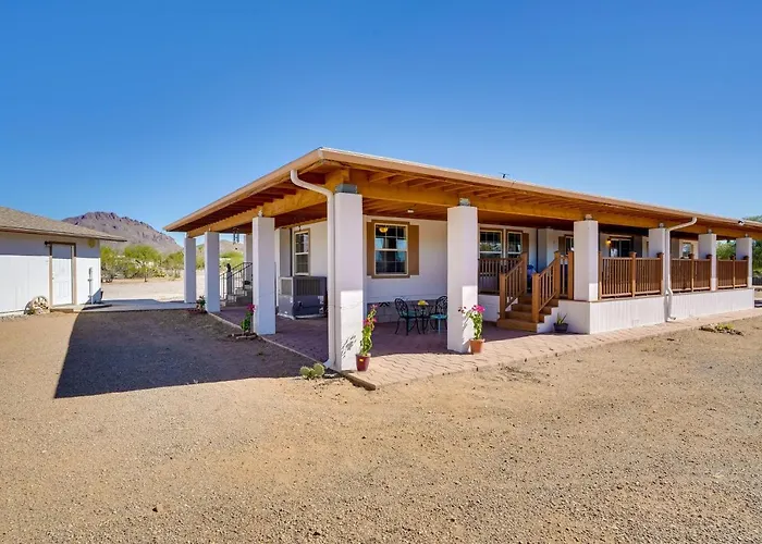 Holiday home 11 Mi To Saguaro Nat'l Park! Family W/ Deck Tucson