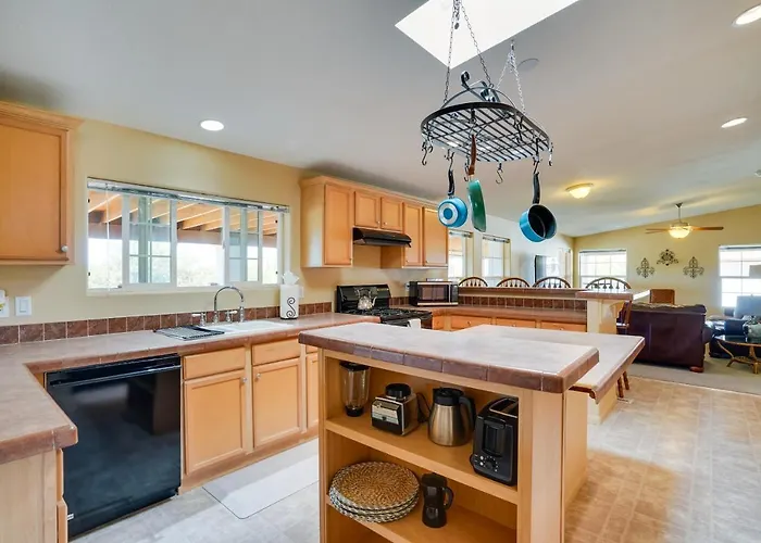 11 Mi To Saguaro Nat'l Park! Family W/ Deck Holiday home