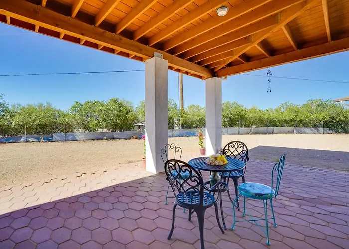 Holiday home 11 Mi To Saguaro Nat'l Park! Family W/ Deck *